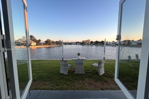 Villa ou maison à Tamarac, Floride 2 chambres, 124.67 m2 № 2052469