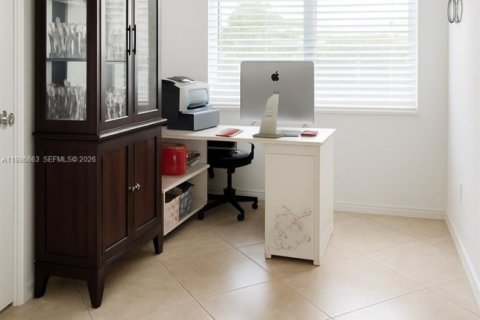 Villa ou maison à vendre à Tamarac, Floride: 2 chambres, 124.67 m2 № 2052469 - photo 4