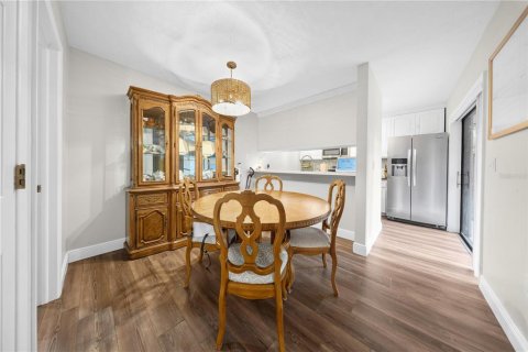 Townhouse in Palm Harbor, Florida 3 bedrooms, 146.04 sq.m. № 2312387 - photo 9