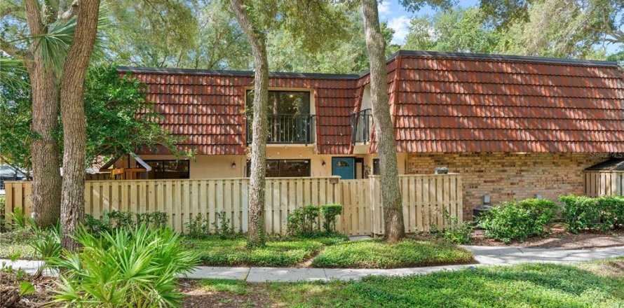 Townhouse in Palm Harbor, Florida 3 bedrooms, 146.04 sq.m. № 2312387