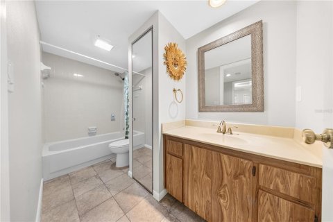 Townhouse in Palm Harbor, Florida 3 bedrooms, 146.04 sq.m. № 2312387 - photo 15