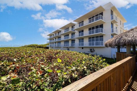 Copropriété à vendre à Hutchinson Island South, Floride: 2 chambres № 2410884 - photo 29