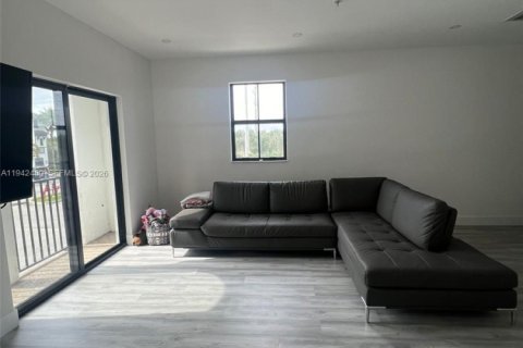 Купить кондоминиум в Дорал, Флорида 3 спальни, 116.69м2, № 2002679 - фото 11