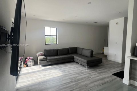 Купить кондоминиум в Дорал, Флорида 3 спальни, 116.69м2, № 2002679 - фото 10