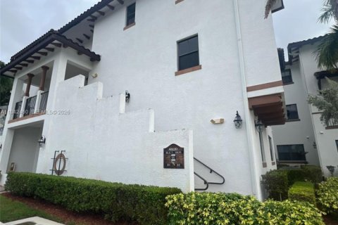 Купить кондоминиум в Дорал, Флорида 3 спальни, 116.69м2, № 2002679 - фото 2