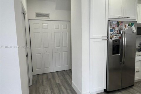 Купить кондоминиум в Дорал, Флорида 3 спальни, 116.69м2, № 2002679 - фото 7