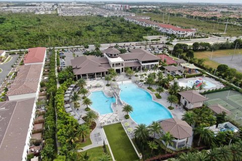 Купить кондоминиум в Дорал, Флорида 3 спальни, 116.69м2, № 2002679 - фото 18