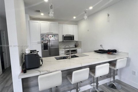 Купить кондоминиум в Дорал, Флорида 3 спальни, 116.69м2, № 2002679 - фото 6