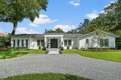 House in Winter Park, Florida 4 bedrooms, 264.77 sq.m. № 2369582