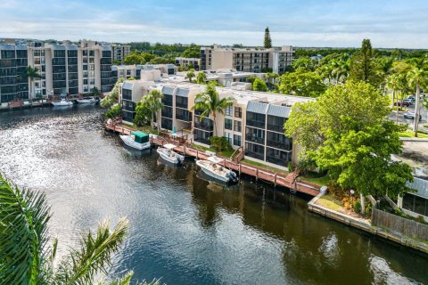 Condominio en alquiler en Boca Raton, Florida, 2 dormitorios, 93.83 m2 № 701644 - foto 1