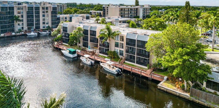 Condominio en Boca Raton, Florida, 2 dormitorios  № 701644
