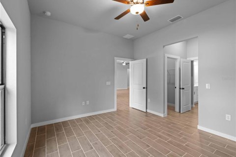 House in Port Charlotte, Florida 4 bedrooms, 158.86 sq.m. № 1109698 - photo 4