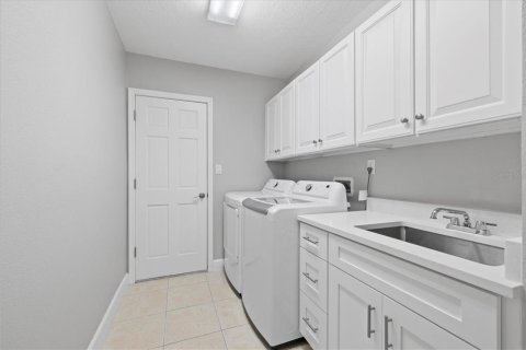 Casa en venta en New Port Richey, Florida, 3 dormitorios, 199.28 m2 № 1803055 - foto 25