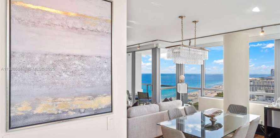 Кондоминиум с 2 спальнями в Майами-Бич, Флорида № 1986459