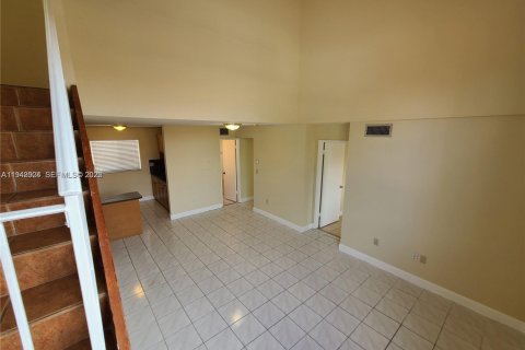 Copropriété à louer à Hialeah, Floride: 3 chambres, 90.3 m2 № 1999235 - photo 11
