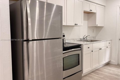 Appartement à louer à North Miami Beach, Floride: 1 chambre, 83.61 m2 № 2045698 - photo 5