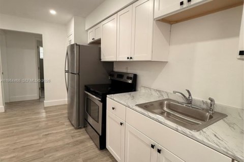 Appartement à louer à North Miami Beach, Floride: 1 chambre, 83.61 m2 № 2045698 - photo 3