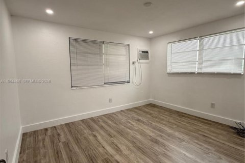 Appartement à louer à North Miami Beach, Floride: 1 chambre, 83.61 m2 № 2045698 - photo 9