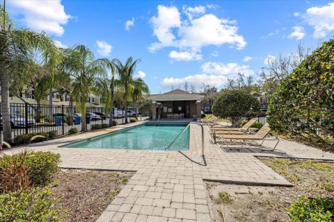 Townhouse in Seffner, Florida 2 bedrooms, 105.91 sq.m. № 1577282 - photo 2