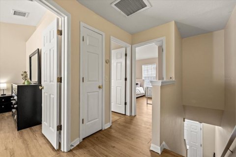 Townhouse in Seffner, Florida 2 bedrooms, 105.91 sq.m. № 1577282 - photo 9