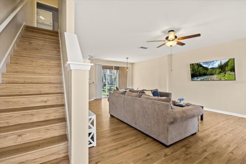 Townhouse in Seffner, Florida 2 bedrooms, 105.91 sq.m. № 1577282 - photo 5