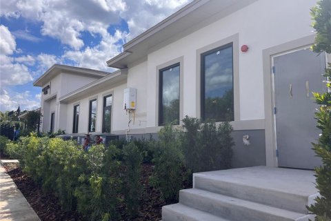 Immobilier commercial à louer à Altamonte Springs, Floride: 130.06 m2 № 2098827 - photo 3