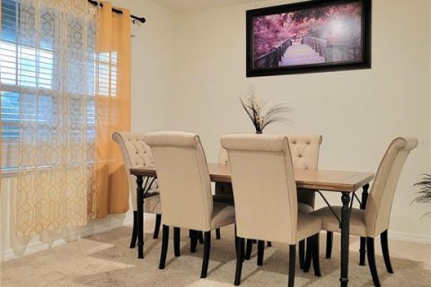 House in Davenport, Florida 5 bedrooms, 250.46 sq.m. № 1721766 - photo 6