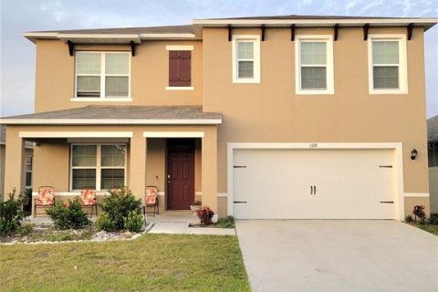 House in Davenport, Florida 5 bedrooms, 250.46 sq.m. № 1721766 - photo 1