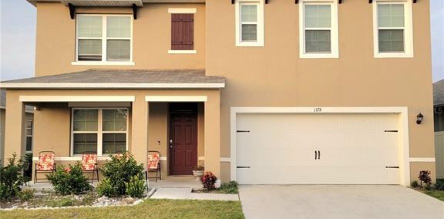 House in Davenport, Florida 5 bedrooms, 250.46 sq.m. № 1721766
