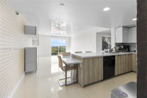 Condominio en venta en Miami, Florida, 2 dormitorios, 103.4 m2 № 2066547 - foto 13