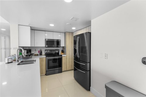 Condominio en venta en Miami, Florida, 2 dormitorios, 103.4 m2 № 2066547 - foto 5