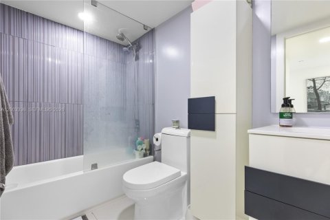 Condominio en venta en Miami, Florida, 2 dormitorios, 103.4 m2 № 2066547 - foto 25