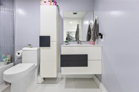 Condominio en venta en Miami, Florida, 2 dormitorios, 103.4 m2 № 2066547 - foto 26