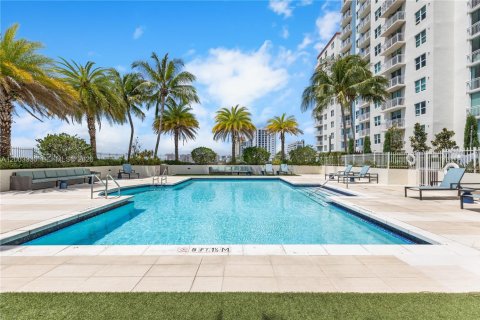 Condominio en venta en Miami, Florida, 2 dormitorios, 103.4 m2 № 2066547 - foto 24