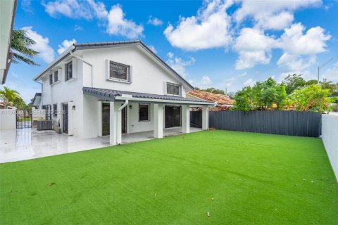 Casa en alquiler en Miami, Florida, 3 dormitorios, 172.61 m2 № 2030917 - foto 16