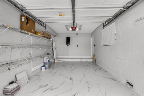 Casa en alquiler en Miami, Florida, 3 dormitorios, 172.61 m2 № 2030917 - foto 14