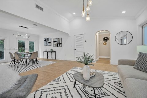 Casa en venta en Miami, Florida, 4 dormitorios, 178.28 m2 № 1828924 - foto 17