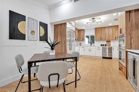 Casa en venta en Miami, Florida, 4 dormitorios, 178.28 m2 № 1828924 - foto 22