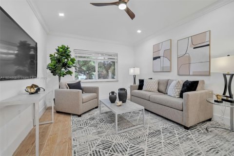 Casa en venta en Miami, Florida, 4 dormitorios, 178.28 m2 № 1828924 - foto 14