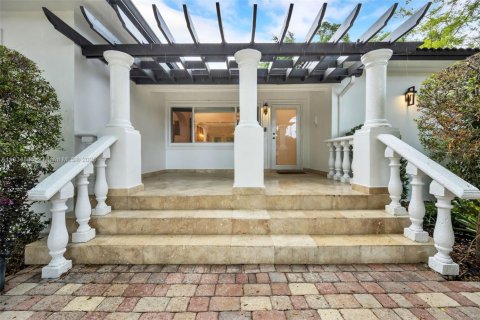 Casa en venta en Miami, Florida, 4 dormitorios, 178.28 m2 № 1828924 - foto 6