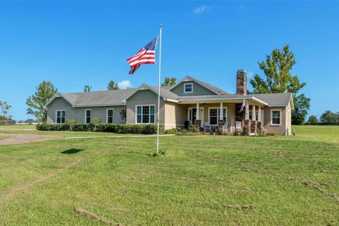 Villa ou maison à Dade City, Floride 4 chambres, 243.03 m2 № 2306095