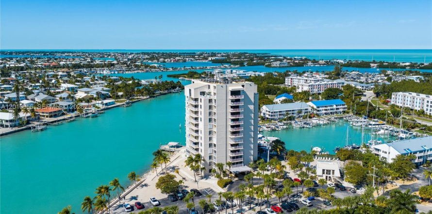 Condominio en Marathon, Florida, 1 dormitorio  № 2075242