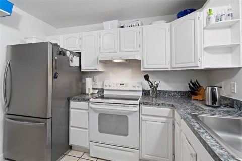 Condominio en venta en Clearwater, Florida, 2 dormitorios, 91.69 m2 № 1780293 - foto 14