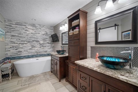 Villa ou maison à vendre à Valrico, Floride: 4 chambres, 223.24 m2 № 1882848 - photo 6