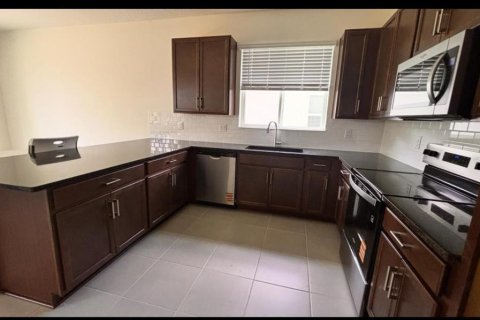 Casa en alquiler en Clermont, Florida, 4 dormitorios, 221.57 m2 № 1879856 - foto 4