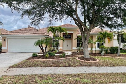 House in Bradenton, Florida 4 bedrooms, 237.74 sq.m. № 2205531