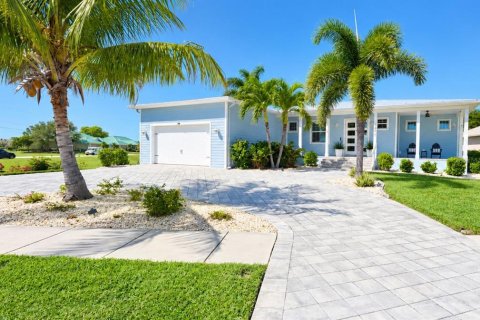 House in Punta Gorda, Florida 3 bedrooms, 169.18 sq.m. № 2430899