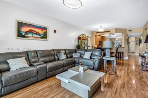 Condominio en venta en Tamarac, Florida, 2 dormitorios, 158.4 m2 № 2077993 - foto 17