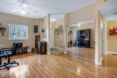 Condominio en venta en Tamarac, Florida, 2 dormitorios, 158.4 m2 № 2077993 - foto 6