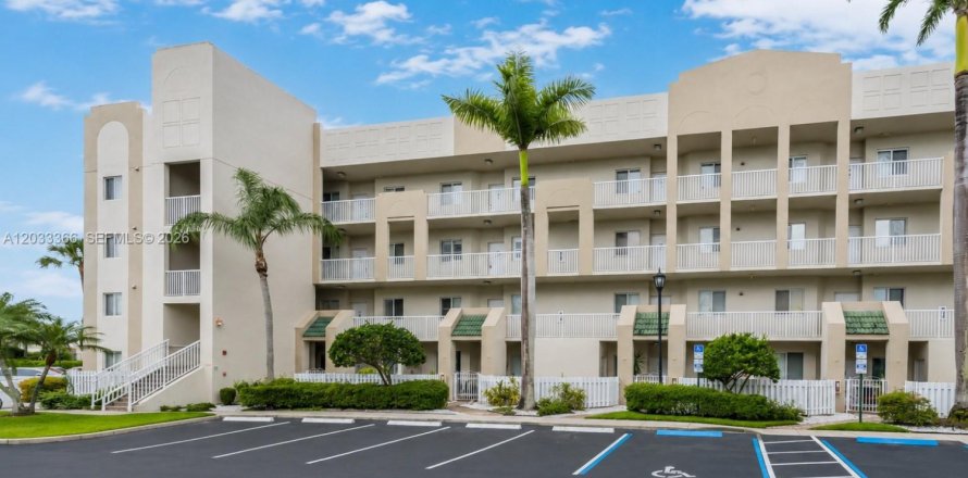 Condominio en Tamarac, Florida, 2 dormitorios  № 2077993